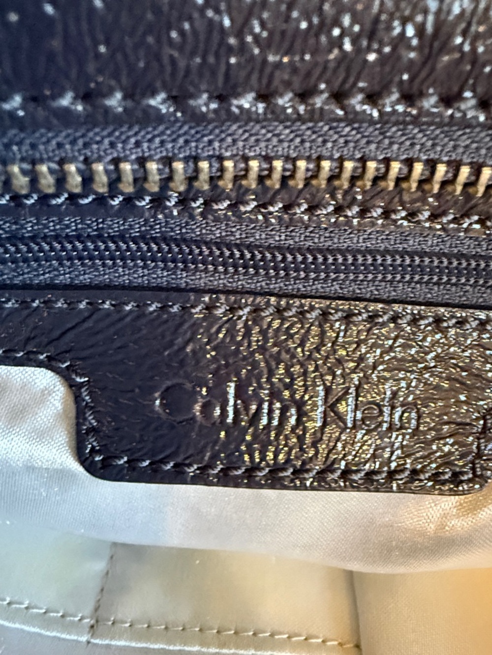 Calvin Klein eggplant Color and patent leather -Trim Shoulder Bag KC handbag - Picture 8 of 12